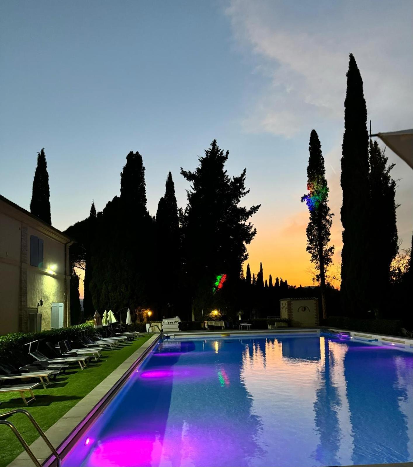 Hotel Villa San Donino 치타디카스텔로 외부 사진